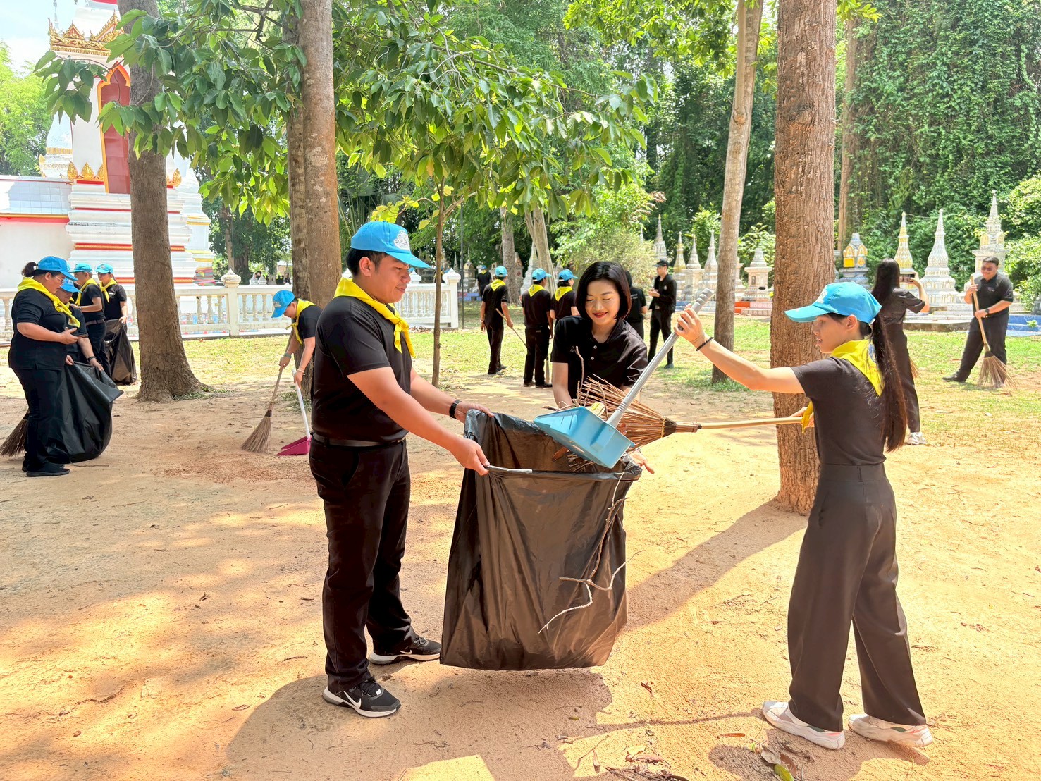 title - ส.ป.ก.ยโสธร ร่วมกิจกรรมจิตอาสาพัฒนา เนื่องในวันคล้ายวันประสูติ สมเด็จพระเจ้าลูกยาเธอ เจ้าฟ้าทีปังกรรัศมีโชติฯ